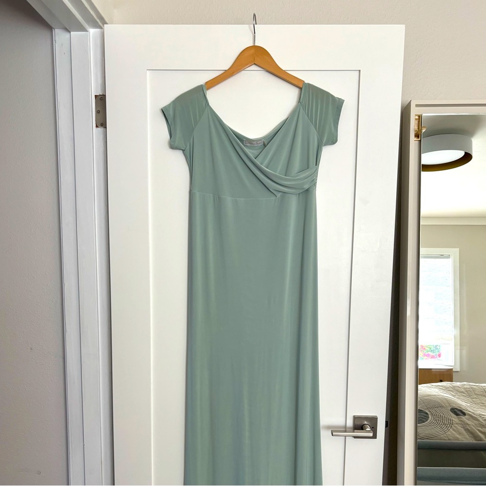 Maternity short sleeve fitted maxi gown - Sage